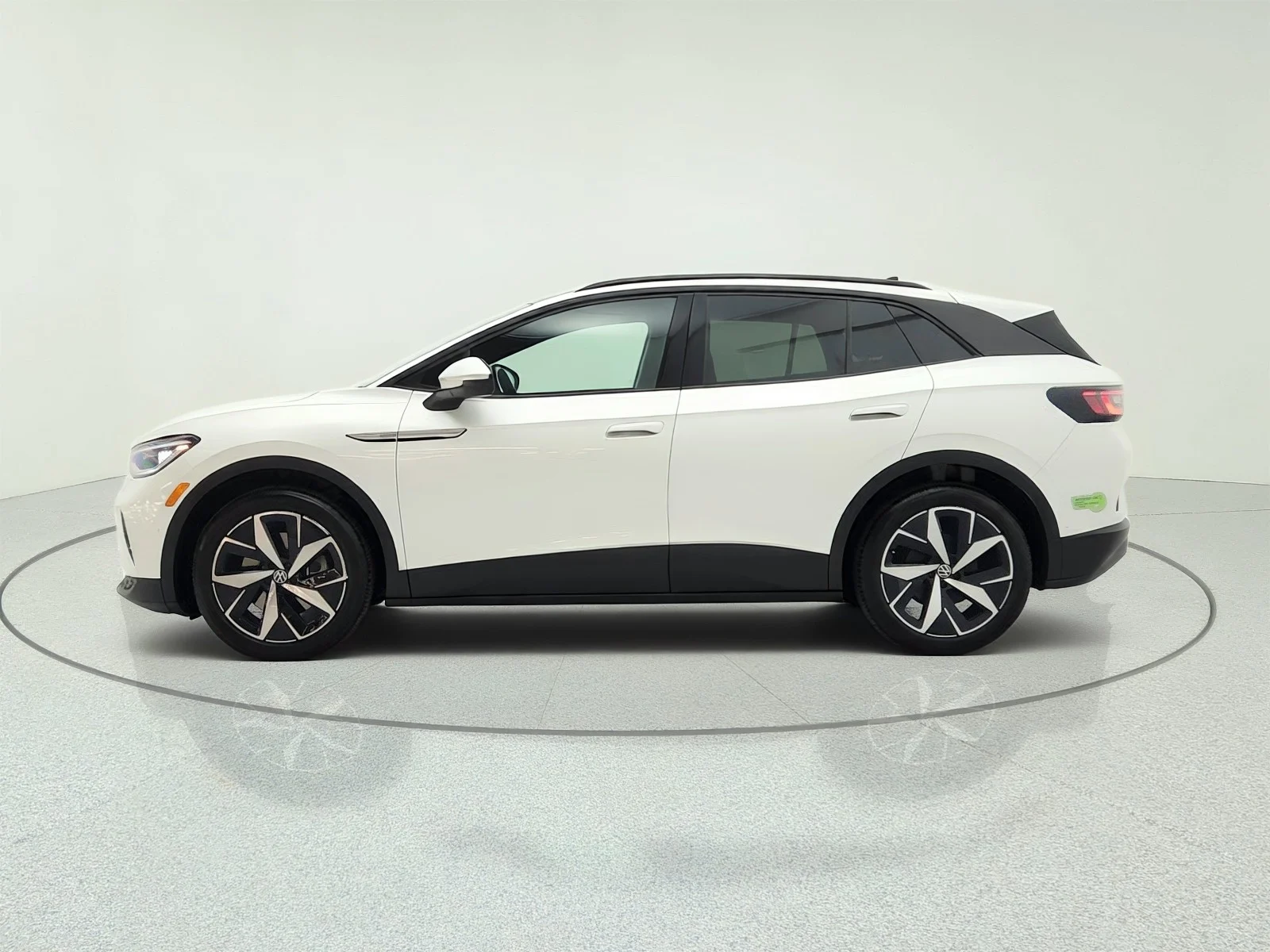 Used 2023 Opal White Pearl Volkswagen Pro S image 8