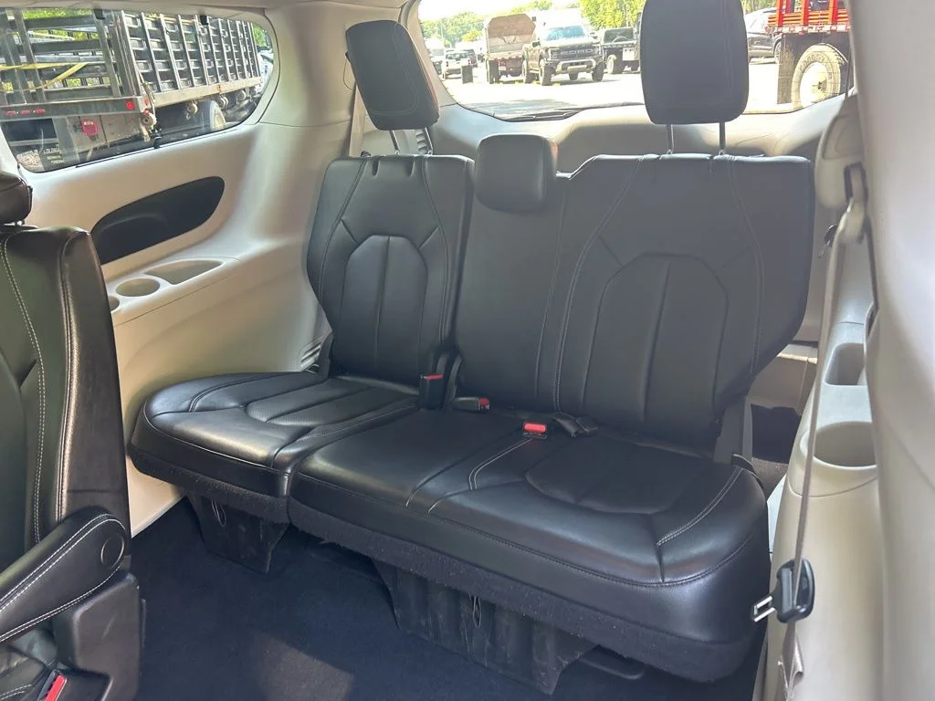 Used 2022 White Chrysler Touring L image 25