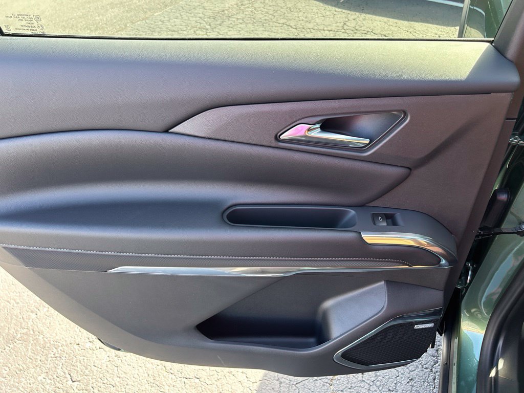 2027 Chevrolet Traverse Z71 - Photo 38