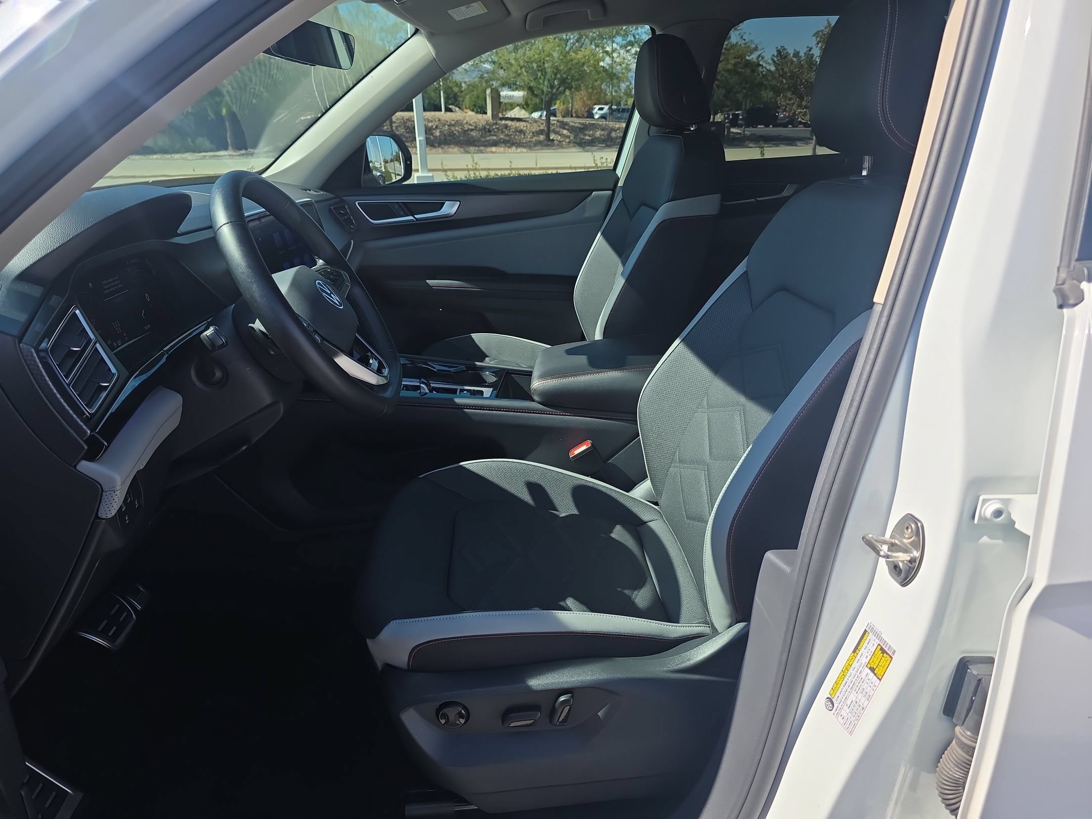 Used 2026 White Volkswagen 2.0T Peak Edition image 15