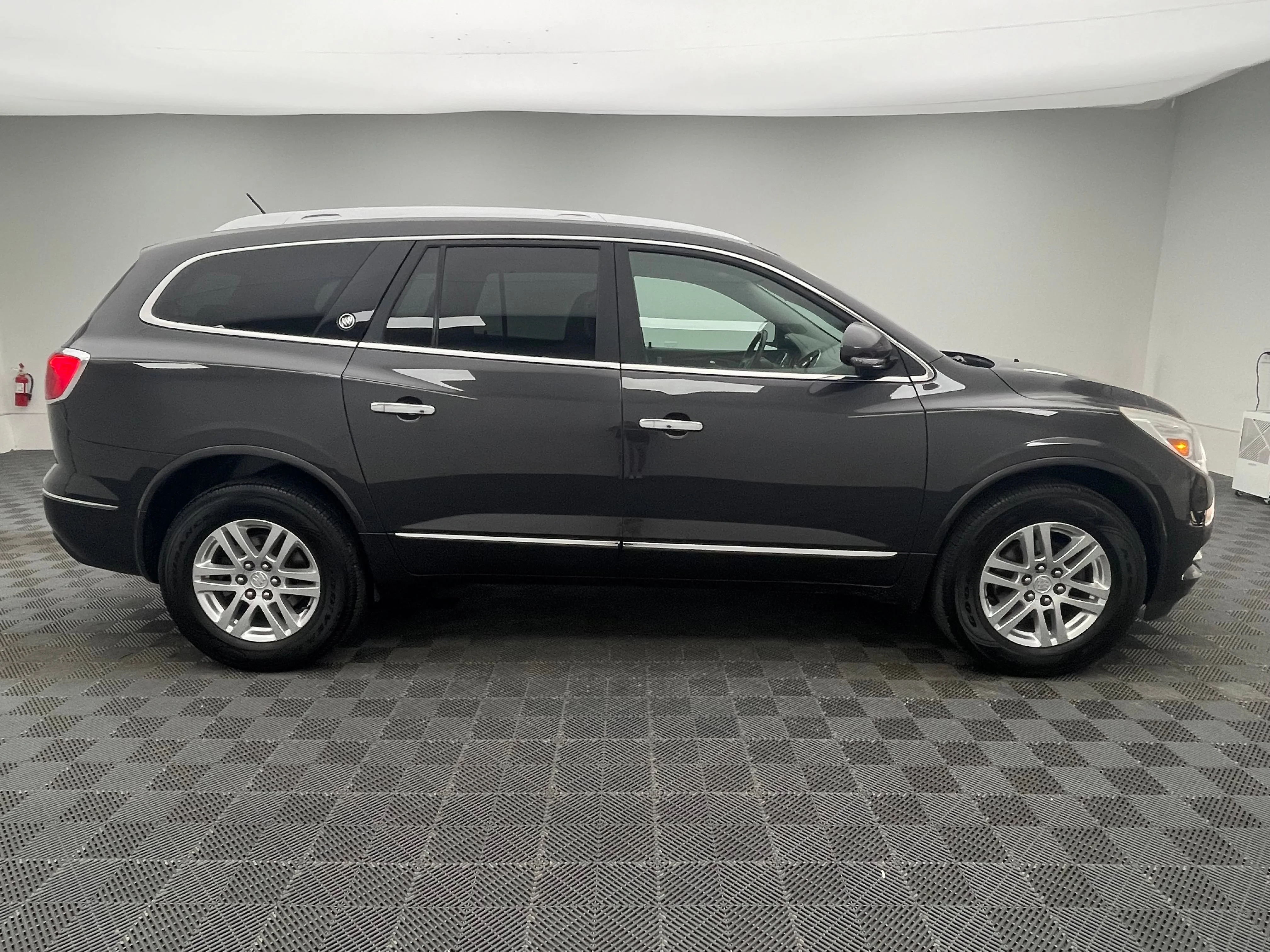Used 2015 IRIDIUM METALLIC Buick Convenience image 5