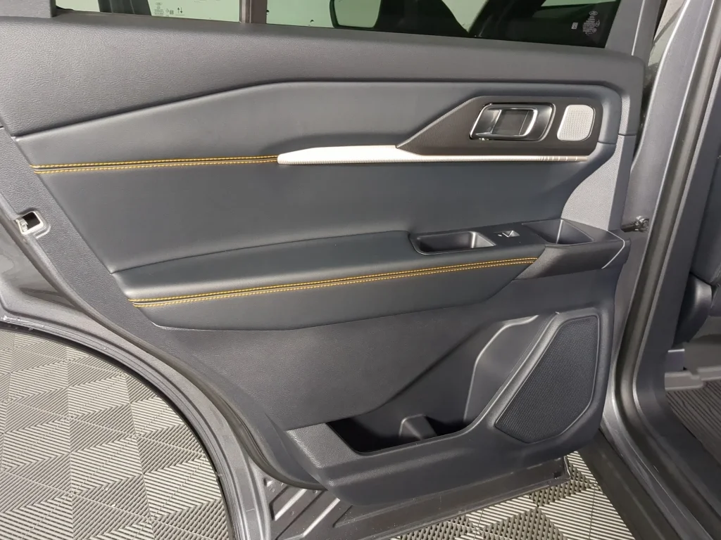 New 2026 CARBONIZED GRAY METALLIC Ford Tremor image 15