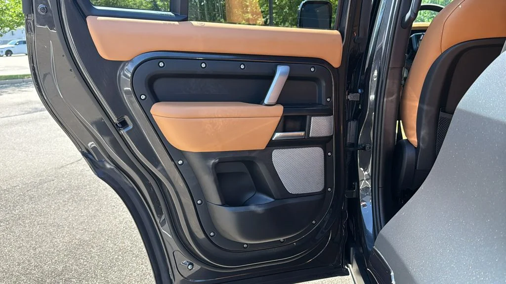 Certified Used 2024 Gray Land Rover V8 image 22