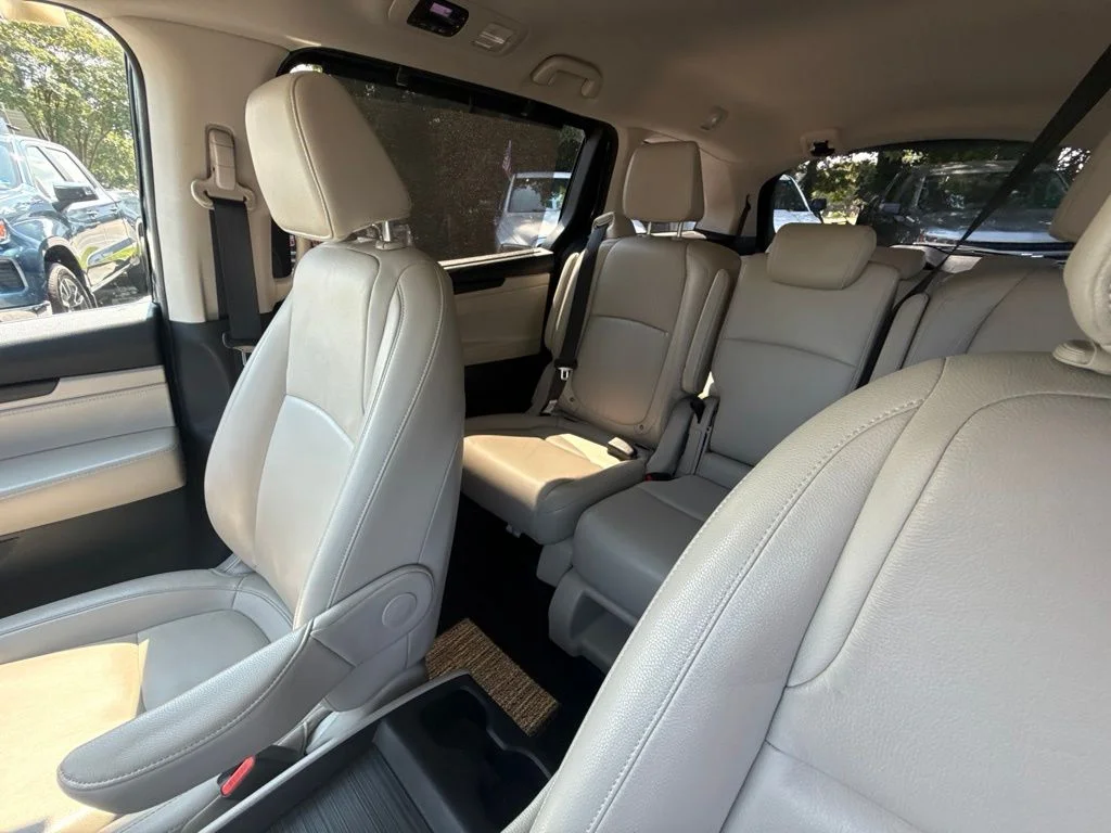 Used 2025 Silver Honda EX-L image 17