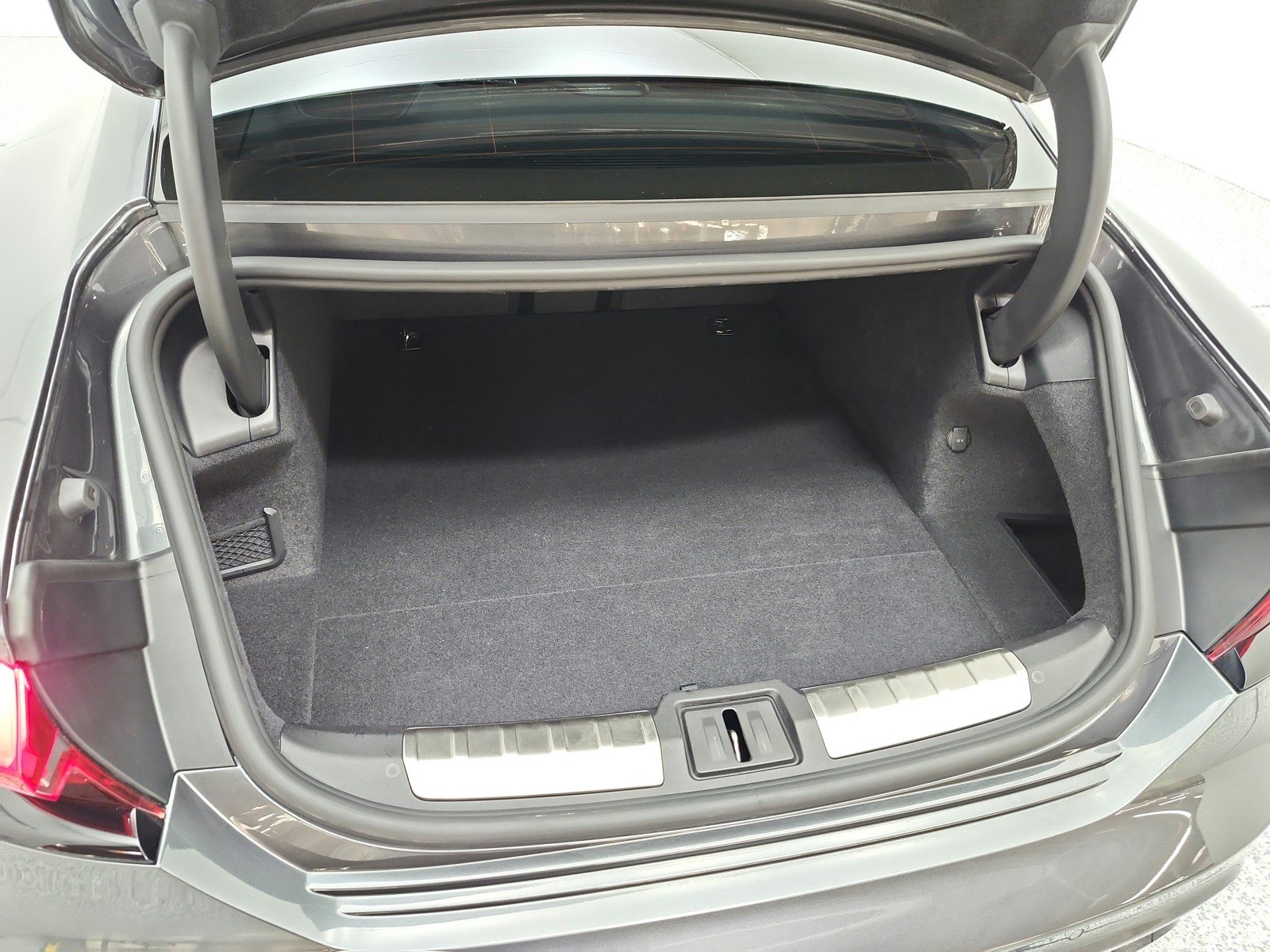 Used 2023 Daytona Gray Pearl Effect Audi Premium Plus quattro image 21