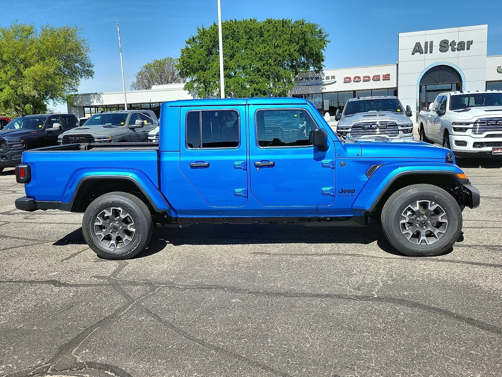New 2026 Hydro Blue Pearlcoat Jeep SAHARA 4X4 image 5