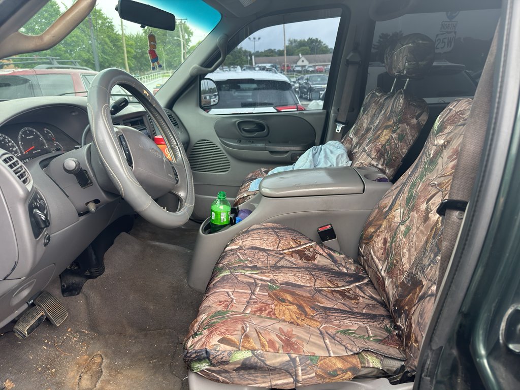 Used 2001  Ford  image 8