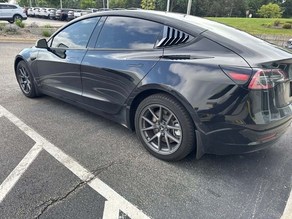 Used 2022 Solid Black Tesla Long Range image 7