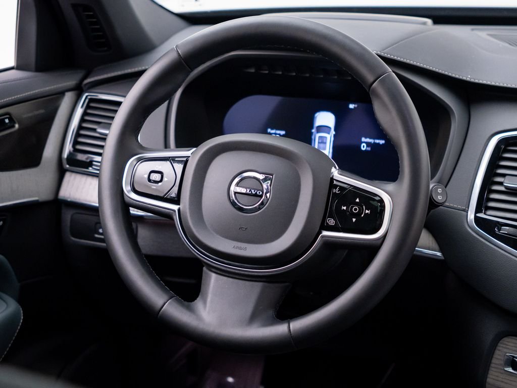 Used 2024 Onyx Black Metallic Volvo Ultimate image 12