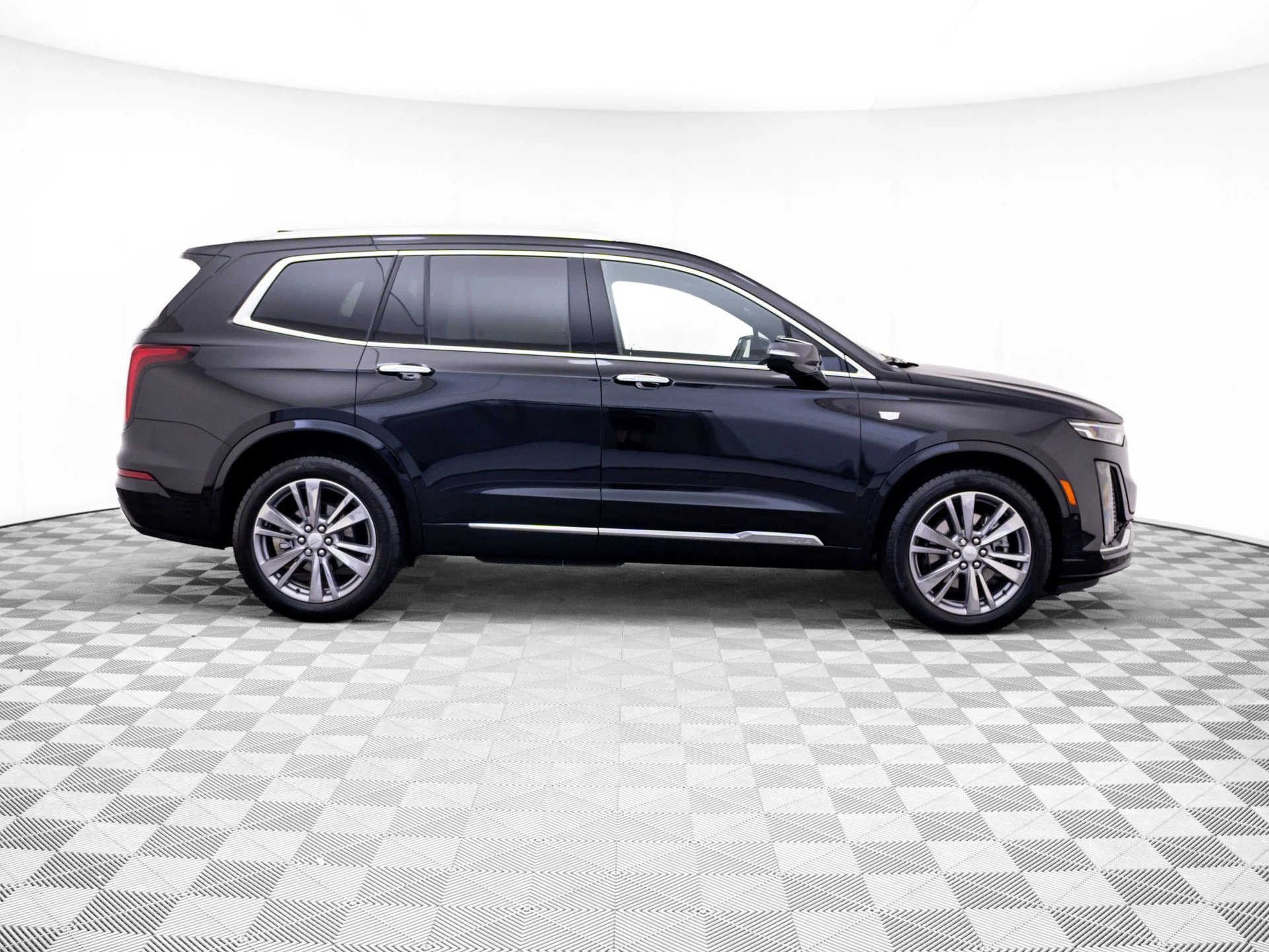 Used 2025 Black Cadillac Premium Luxury image 7