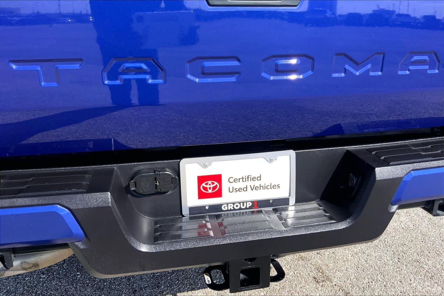 Certified Used 2025 Blue Crush Metallic Toyota SR5 image 10