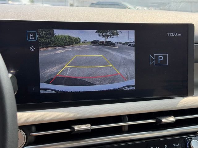 Used 2025 White Hyundai SEL image 28