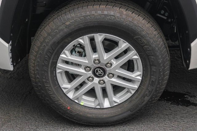 2026 Toyota Tundra SR5 - Photo 11