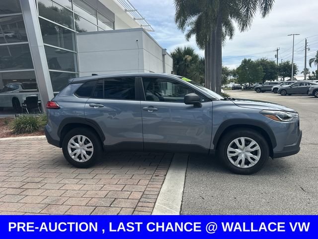 Used 2024 Blue Toyota L image 6