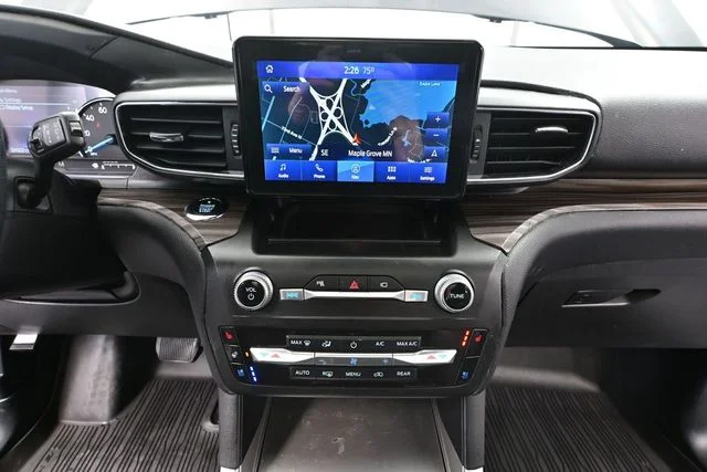 Used 2020 Black Ford Limited image 26