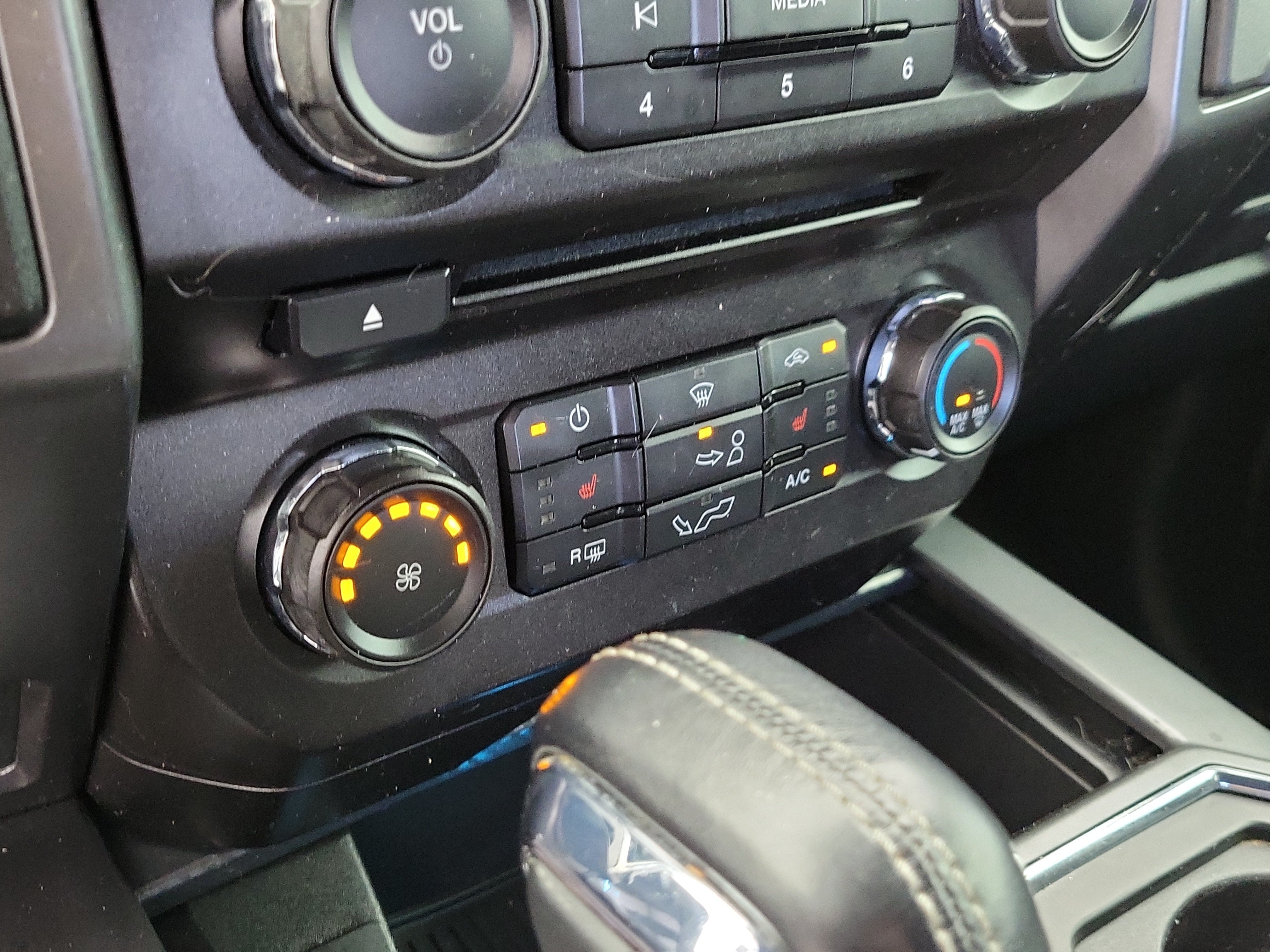 Used 2018 Magnetic Ford XLT image 29