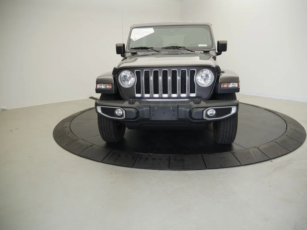 Used 2018 Crystal Metallic Jeep Unlimited Sahara image 8