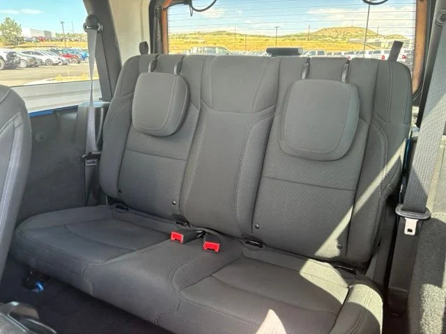 Used 2021 Blue Jeep Sport image 17