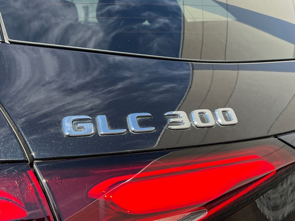Used 2023 Black Mercedes-Benz GLC 300 image 30