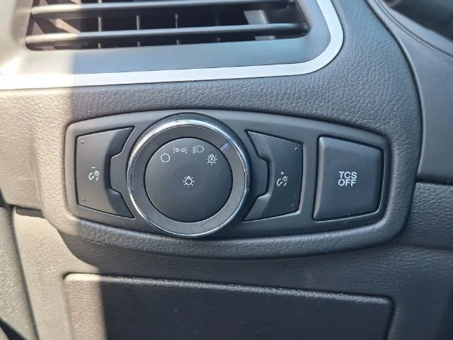 Used 2024 Gray Ford SEL image 27