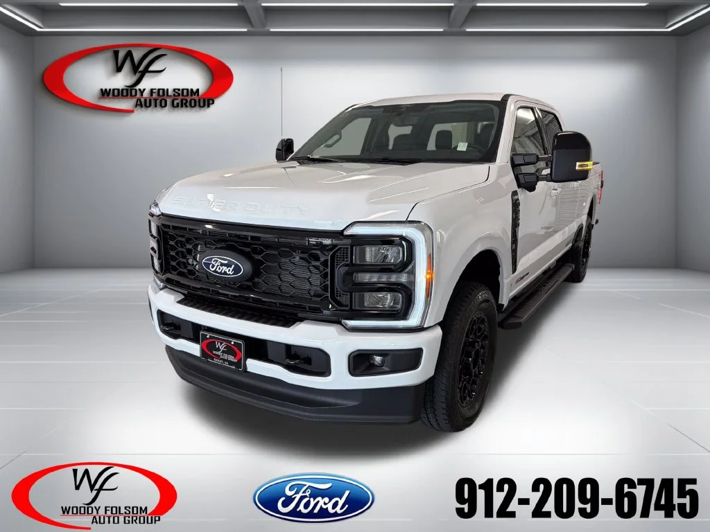 New 2027 Oxford White Ford F-250® Lariat® image 1