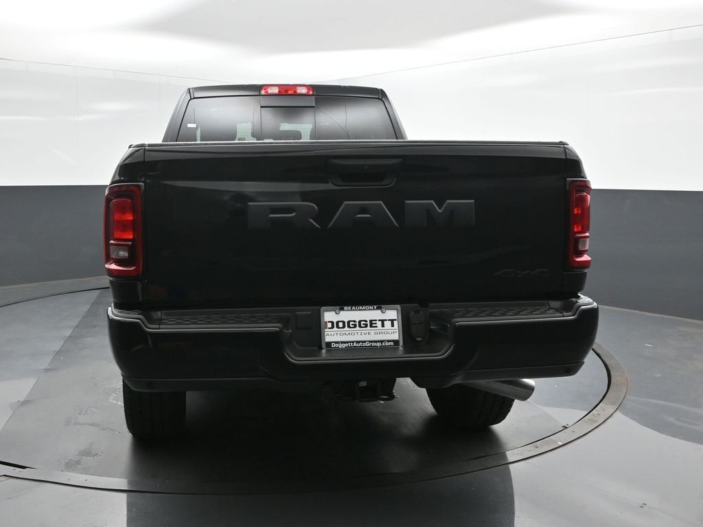 New 2026 Diamond Black Crystal Pearl-Coat Exterior Paint RAM Tradesman image 5