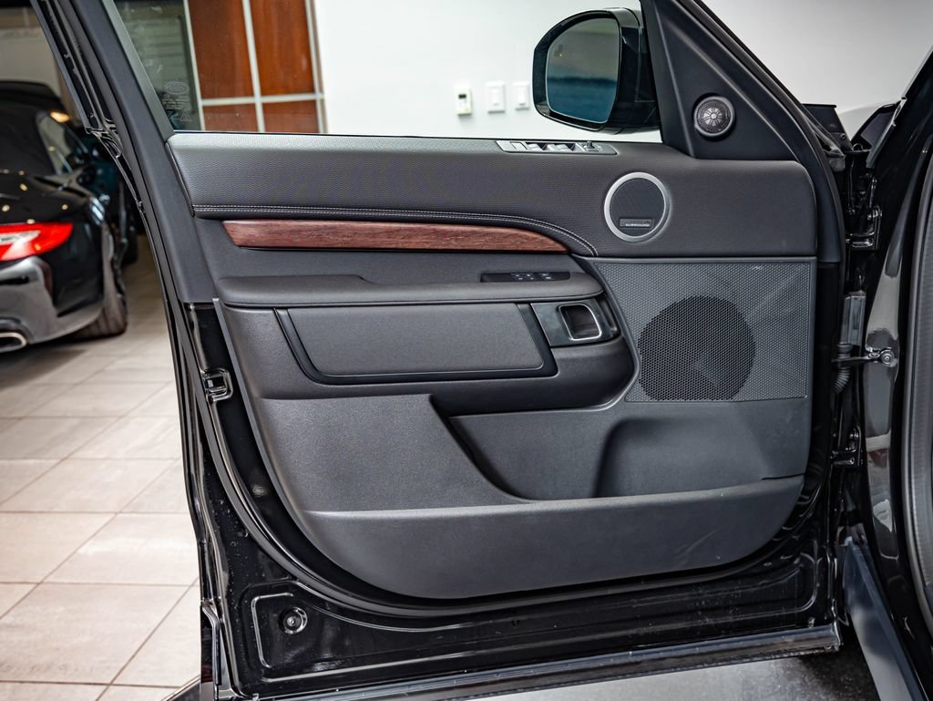 New 2026 Santorini Black Land Rover Dynamic SE image 19
