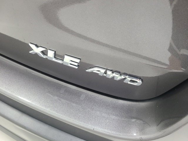 Used 2015 Predawn Gray Mica Toyota XLE image 6