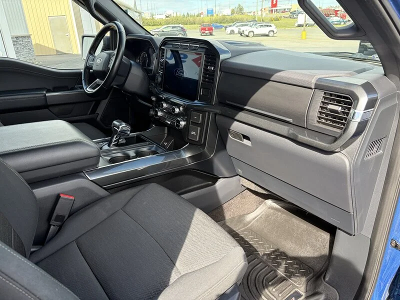Used 2022 Blue Ford XLT image 7