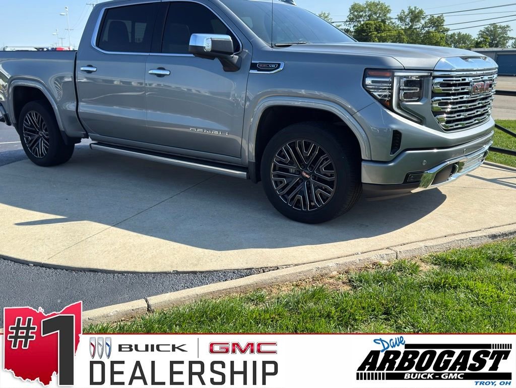 2023 GMC Sierra 4WD Crew Cab Short Box Denali's photo