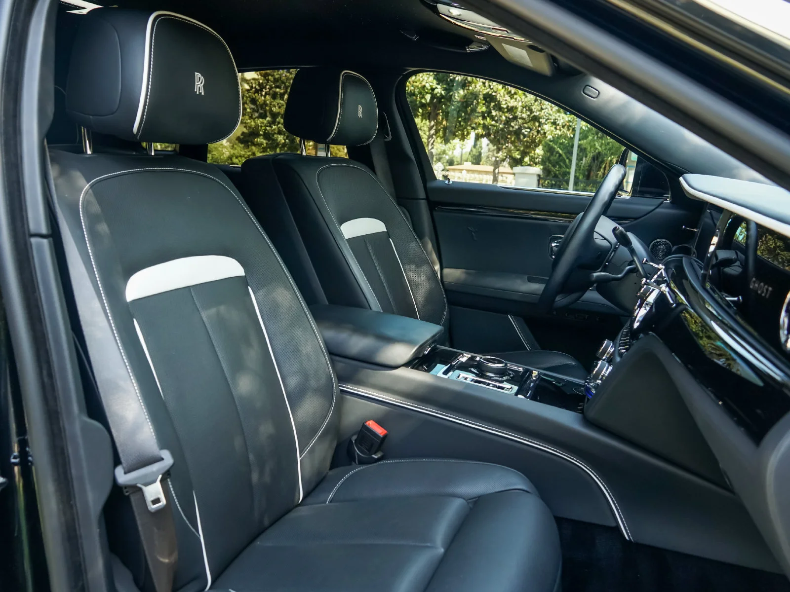 Certified Used 2021 Black Diamond Rolls-Royce  image 29