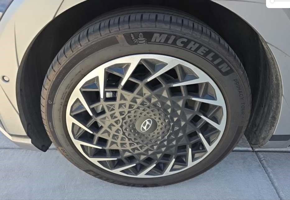 Used 2024 Abyss Black Hyundai Limited image 7