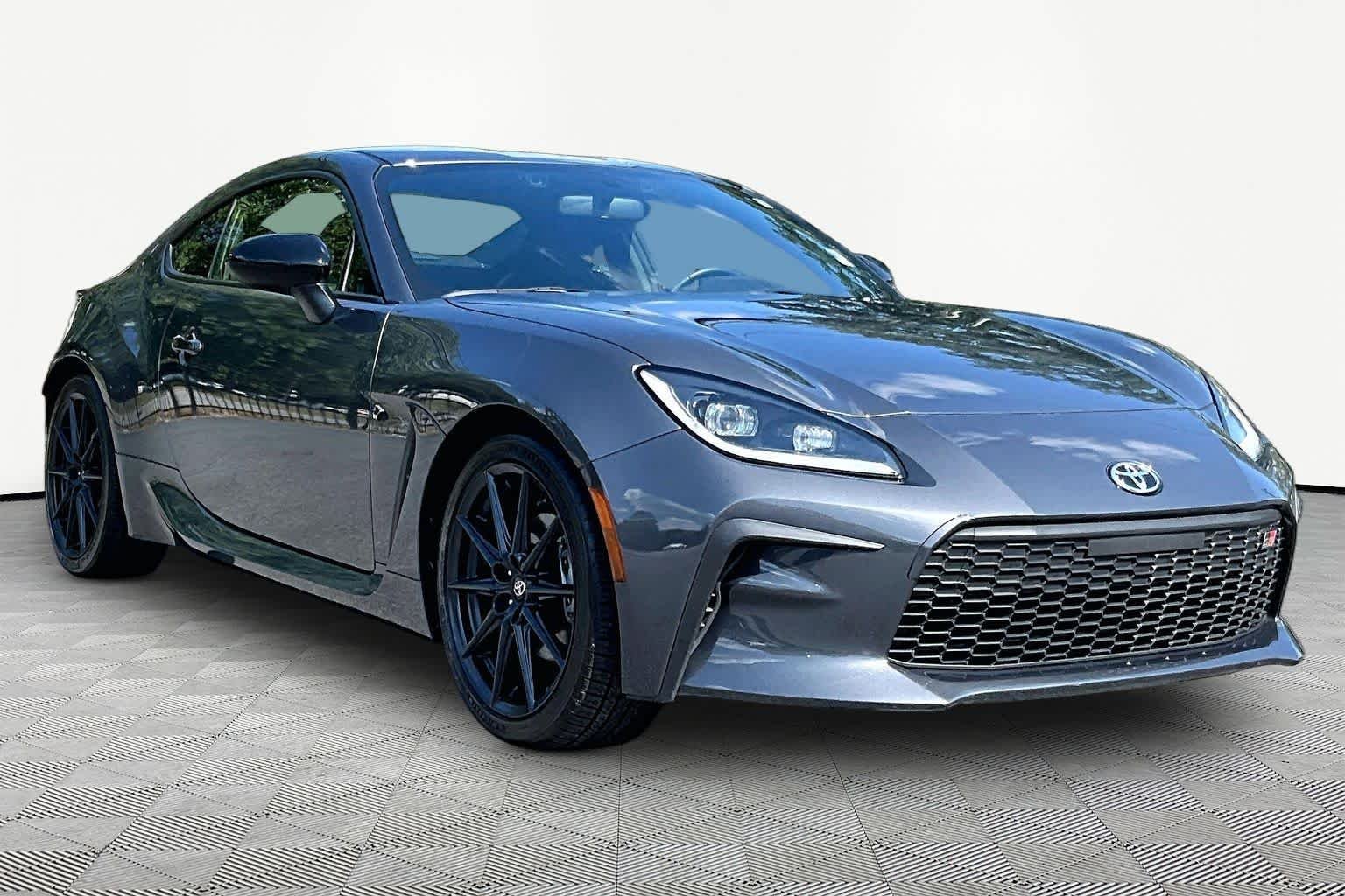 Used 2023 Pavement Toyota Premium image 3