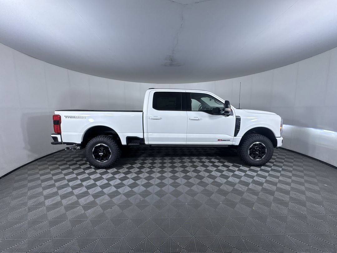 New 2026 Star White Metallic Tri-Coat Ford Platinum image 9
