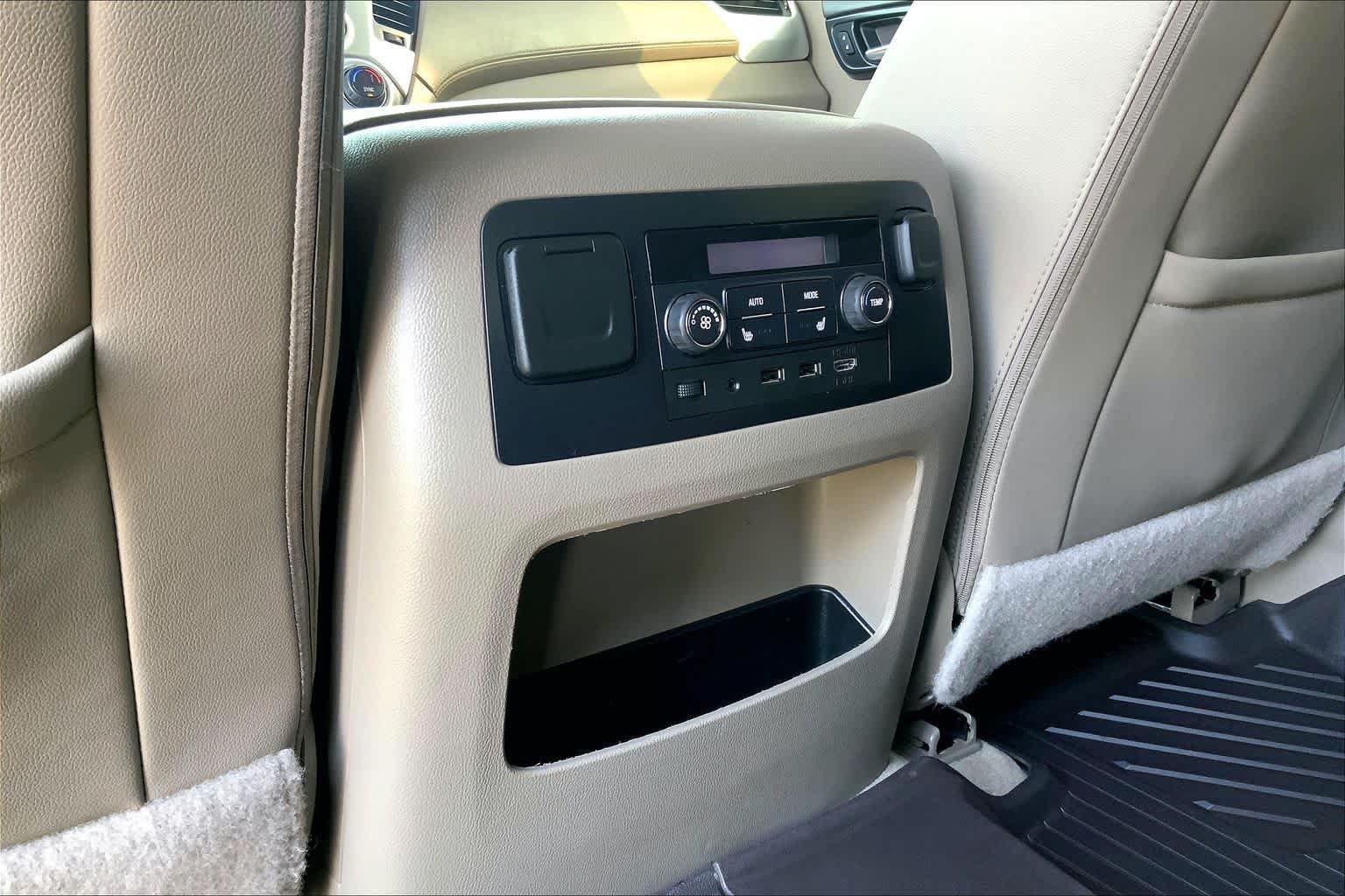 Used 2018 White Frost Tricoat GMC SLT image 36