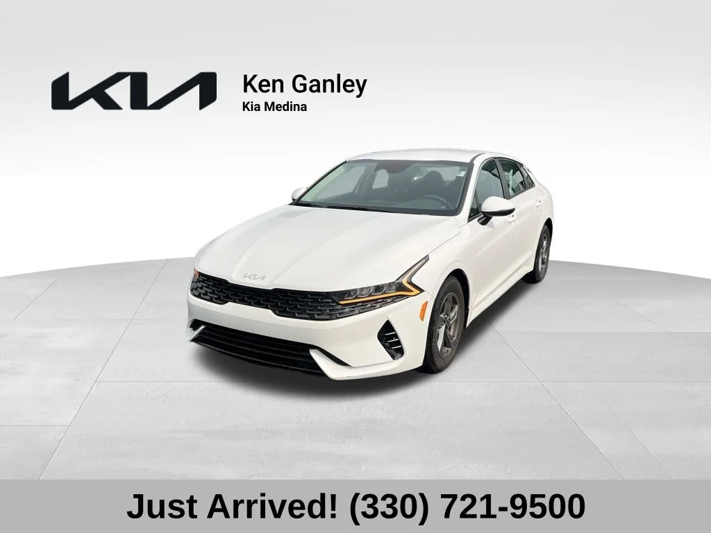 Certified Used 2022 White Kia LX image 1