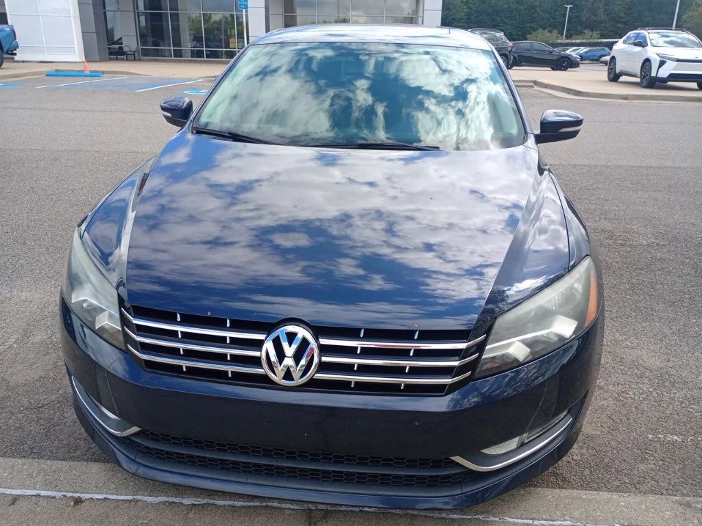 Used 2014 Blue Volkswagen SEL Premium image 4