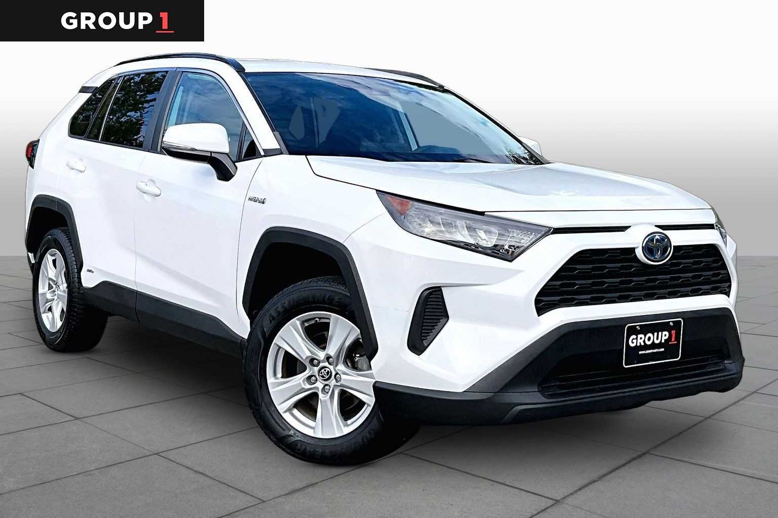 Used 2020 Super White Toyota Hybrid LE image 3