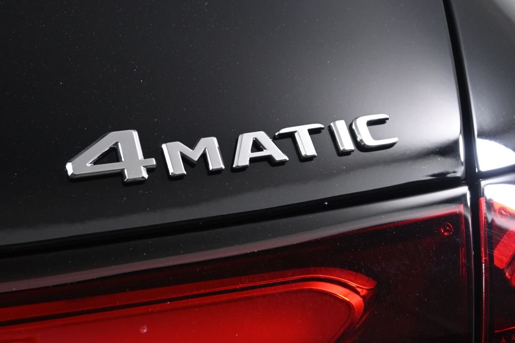 Used 2026 Black Mercedes-Benz GLC 300 image 38