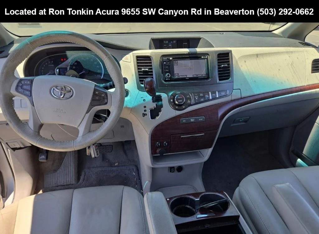 Used 2013 Silver Sky Metallic Toyota XLE image 9