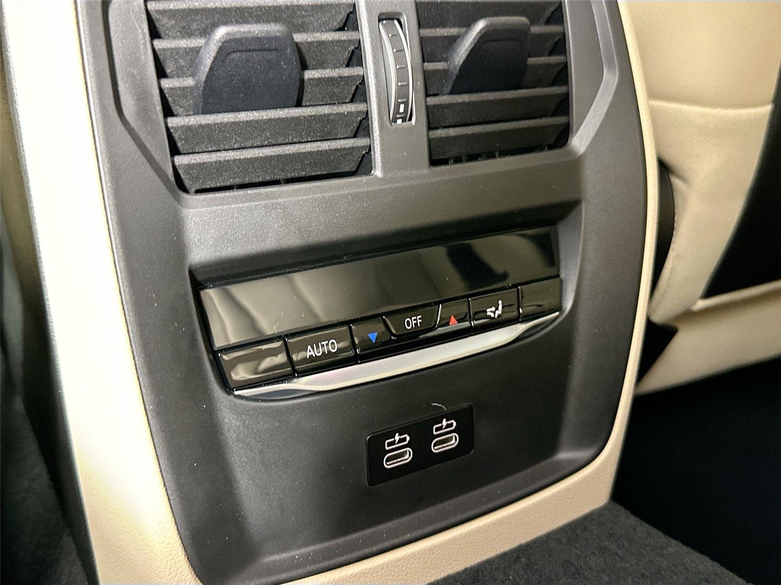 2026 BMW 3 Series 330i - Photo 25