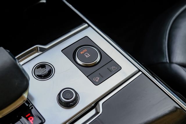 Used 2022 Fuji White Land Rover SE image 31