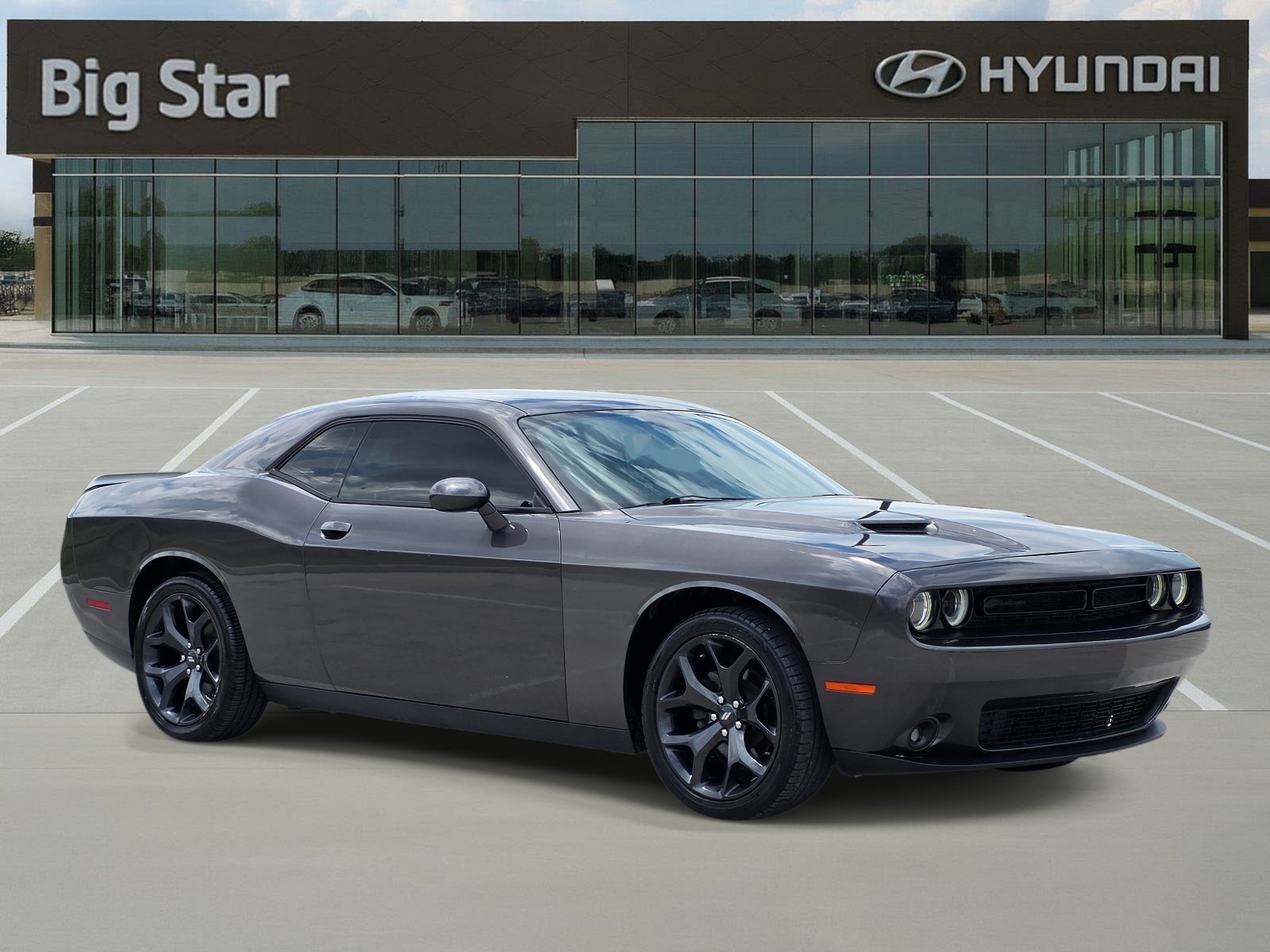 Used 2020 Granite Pearlcoat Dodge SXT image 6