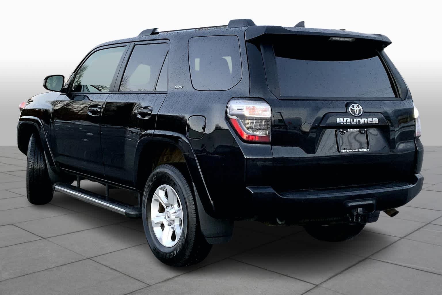 Used 2021 Midnight Black Metallic Toyota SR5 Premium image 12