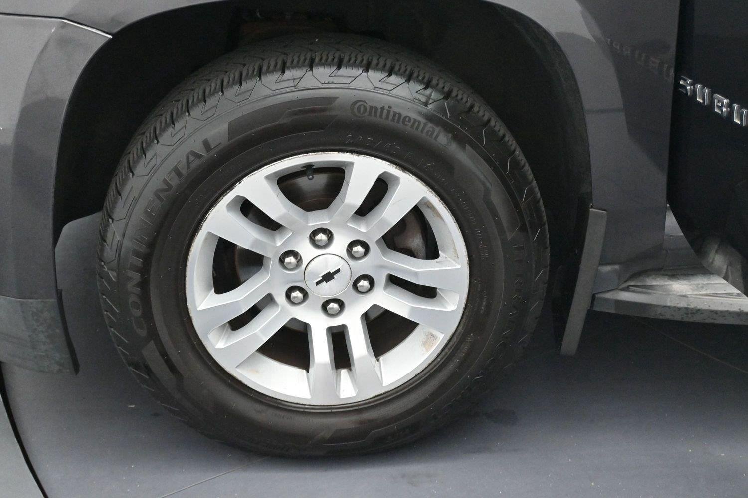 Used 2018 TUNGSTEN METALLIC Chevrolet LT image 45