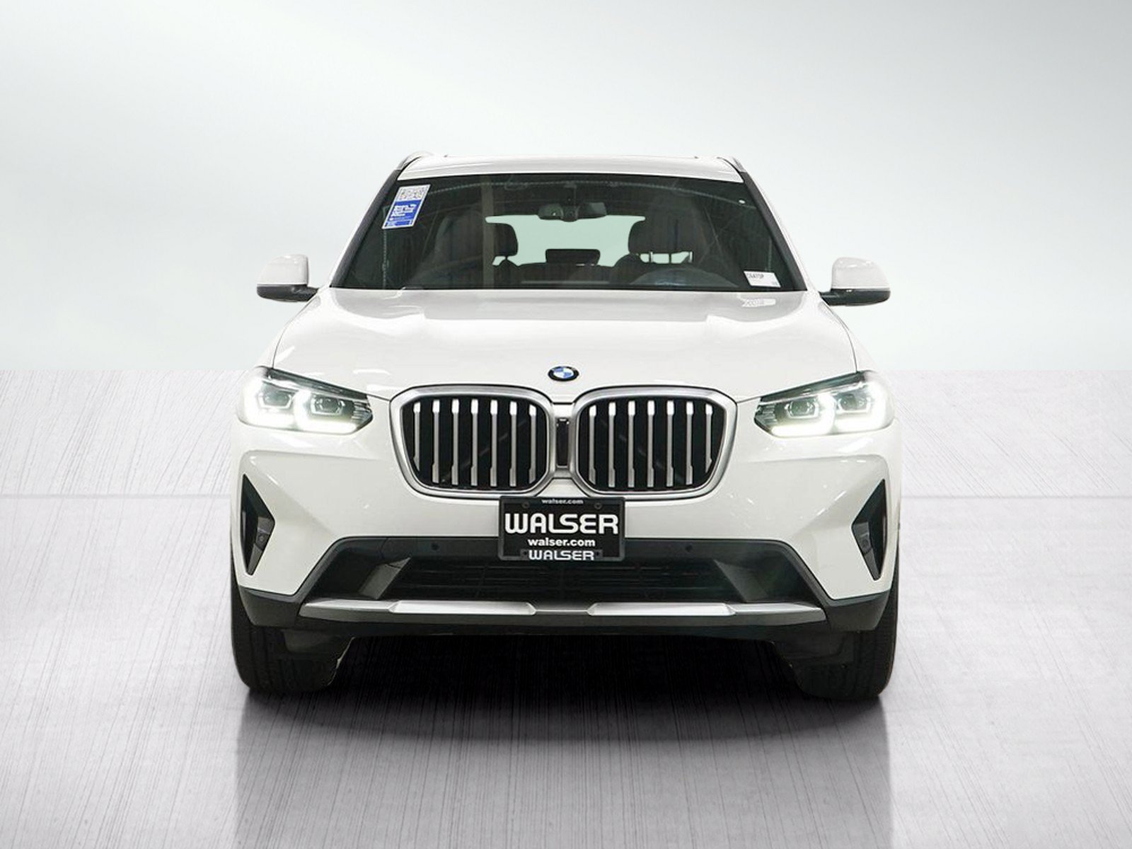 Used 2023 White BMW xDrive30i image 8