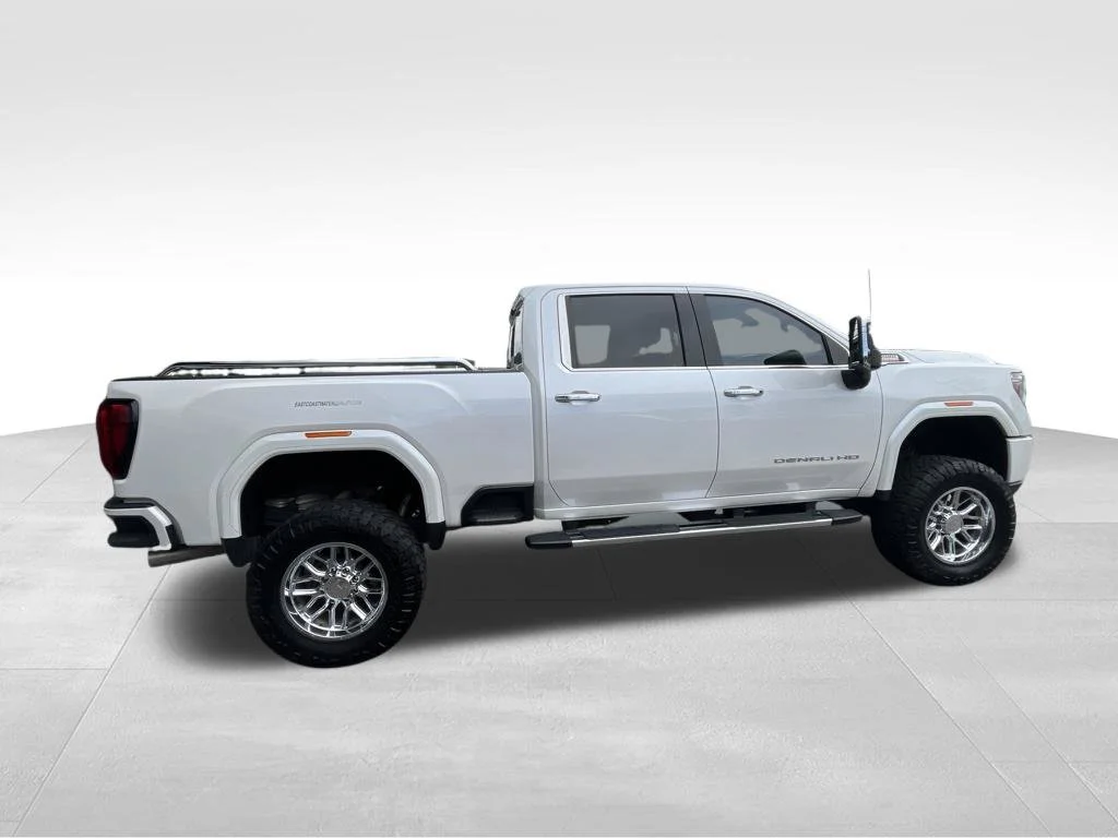 Used 2020 White GMC Denali image 21