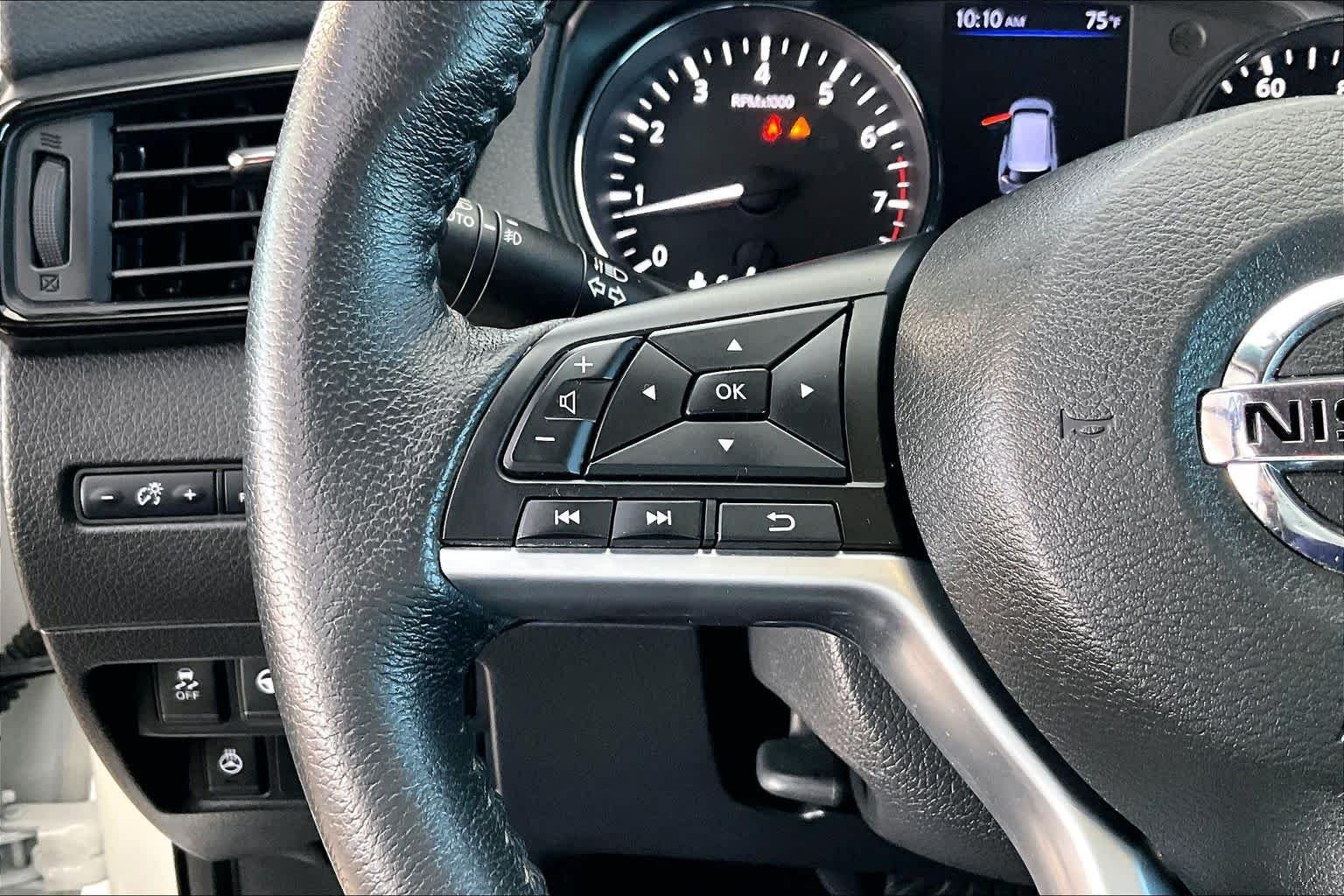 Used 2019 Pearl White Tricoat Nissan SL image 23