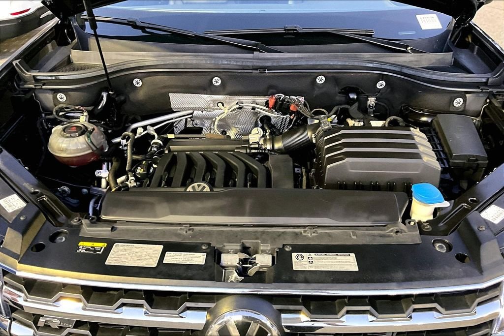 Used 2019 Deep Black Volkswagen 3.6L V6 SEL R-Line image 29