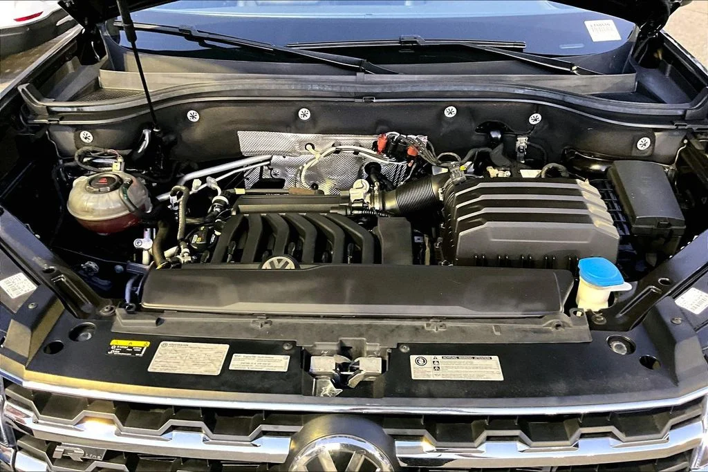 Used 2019 Black Volkswagen 3.6L V6 SEL R-Line image 29